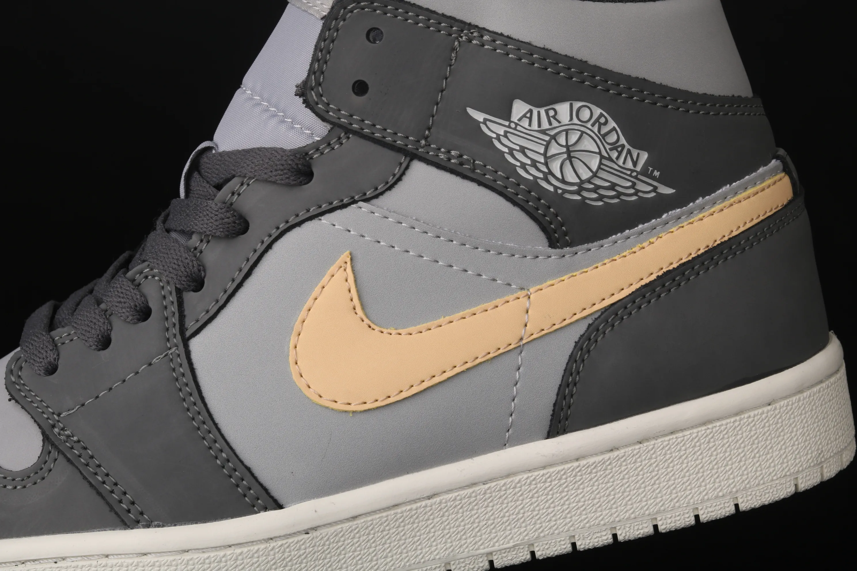 All Categories Air Jordan Jordan Series Basketball Shoes Air Jordan 1 Mid Special Price G Version Pure Original Air Jordan 1 Mid AJ1 Joe 1 Gray Pink China Basketball Shoes BQ6472-020